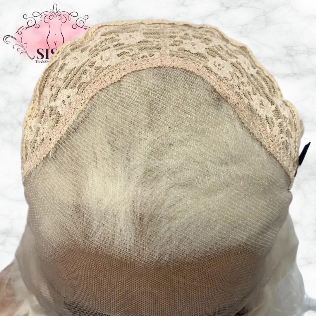 Perruque Sissy Blonde Platine – Dentelle Invisible & Effet Naturel